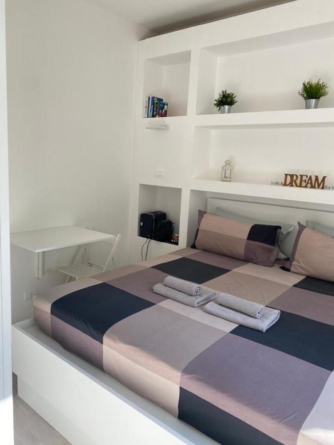 Bed&Breakfast Bbqueen Sandonato Policlinico Bed and Breakfast San Donato Milanese Exteriör bild