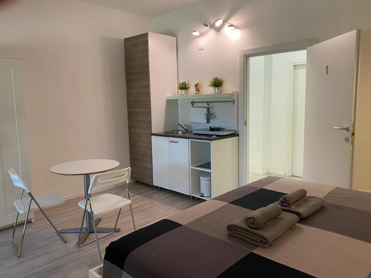 Bed&Breakfast Bbqueen Sandonato Policlinico Bed and Breakfast San Donato Milanese Exteriör bild