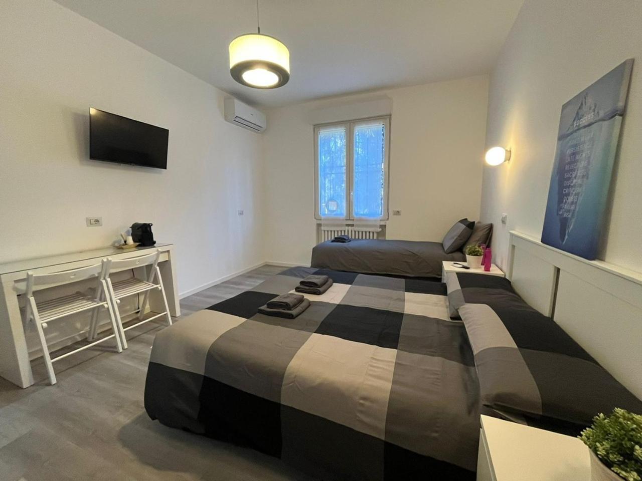 Bed&Breakfast Bbqueen Sandonato Policlinico Bed and Breakfast San Donato Milanese Exteriör bild