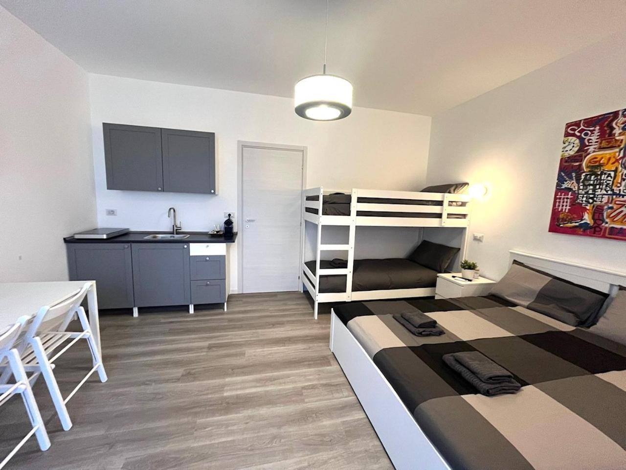 Bed&Breakfast Bbqueen Sandonato Policlinico Bed and Breakfast San Donato Milanese Exteriör bild