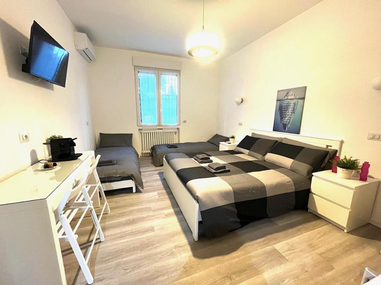 Bed&Breakfast Bbqueen Sandonato Policlinico Bed and Breakfast San Donato Milanese Exteriör bild