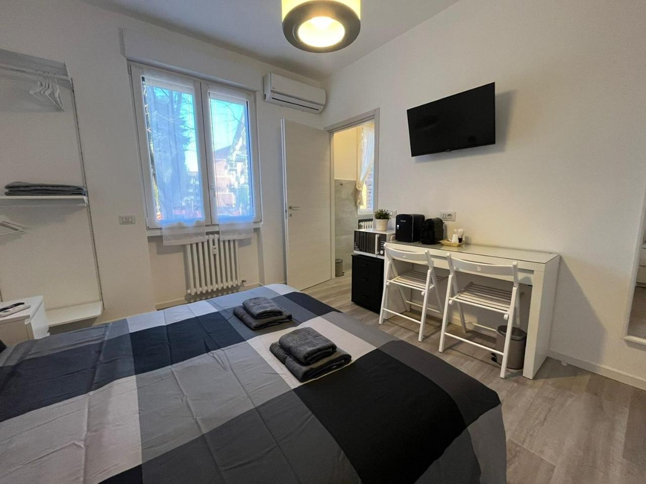 Bed&Breakfast Bbqueen Sandonato Policlinico Bed and Breakfast San Donato Milanese Exteriör bild